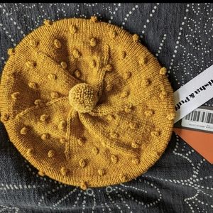 Misha and Puff popcorn beret